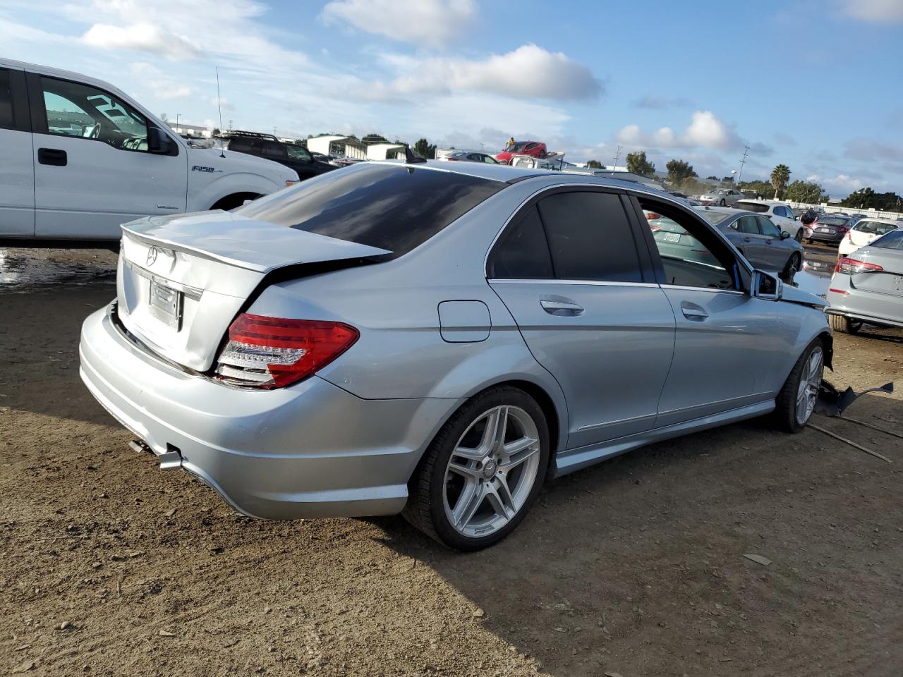 VIN WDDGF4HB8DA833139 2013 MERCEDES-BENZ C-CLASS no.3