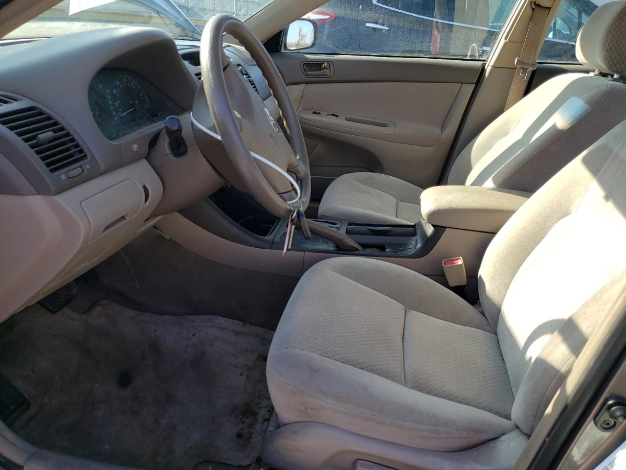 2003 Toyota Camry Le VIN: 4T1BE32K13U655979 Lot: 82400763