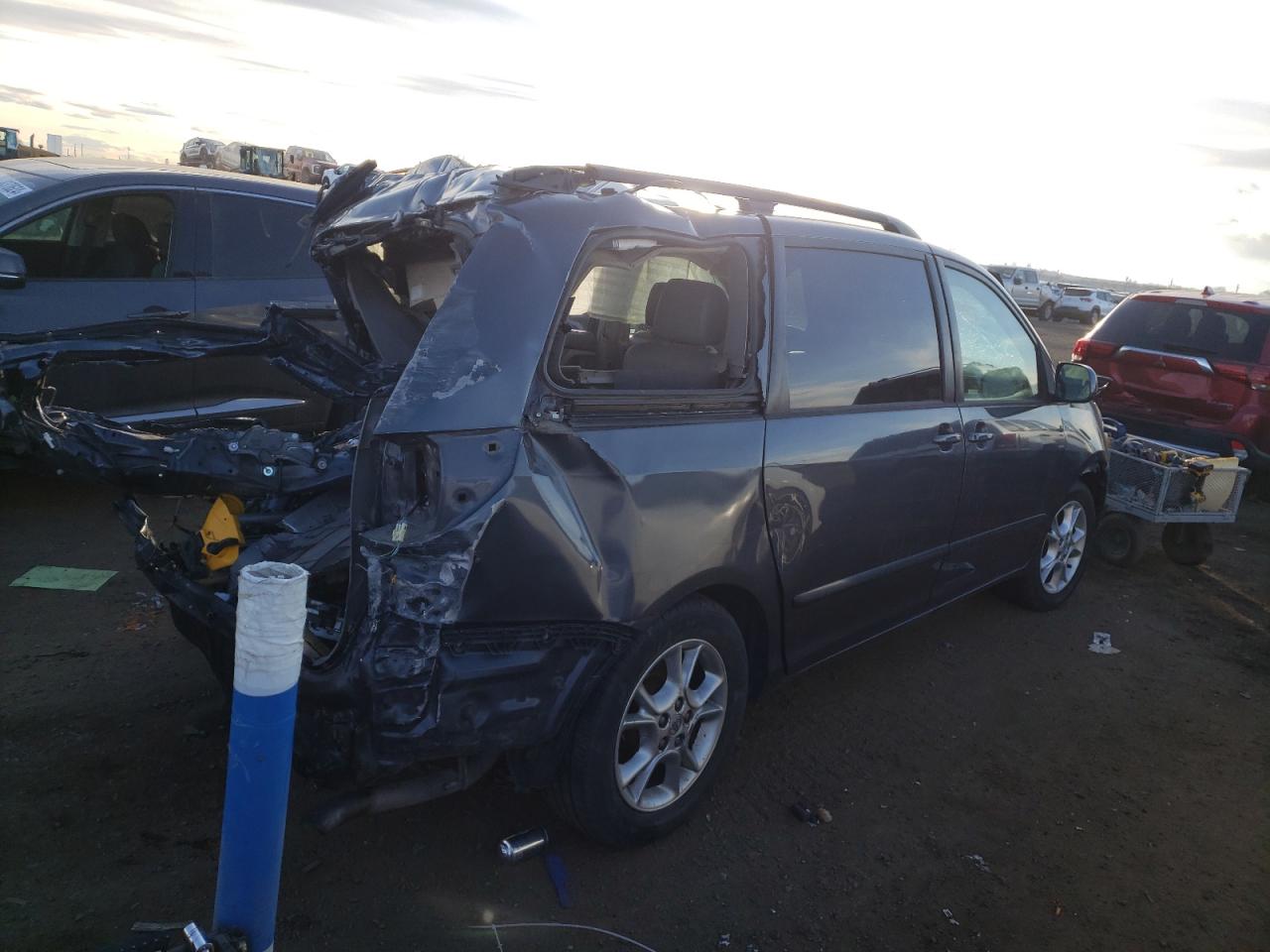 2006 Toyota Sienna - Image 3
