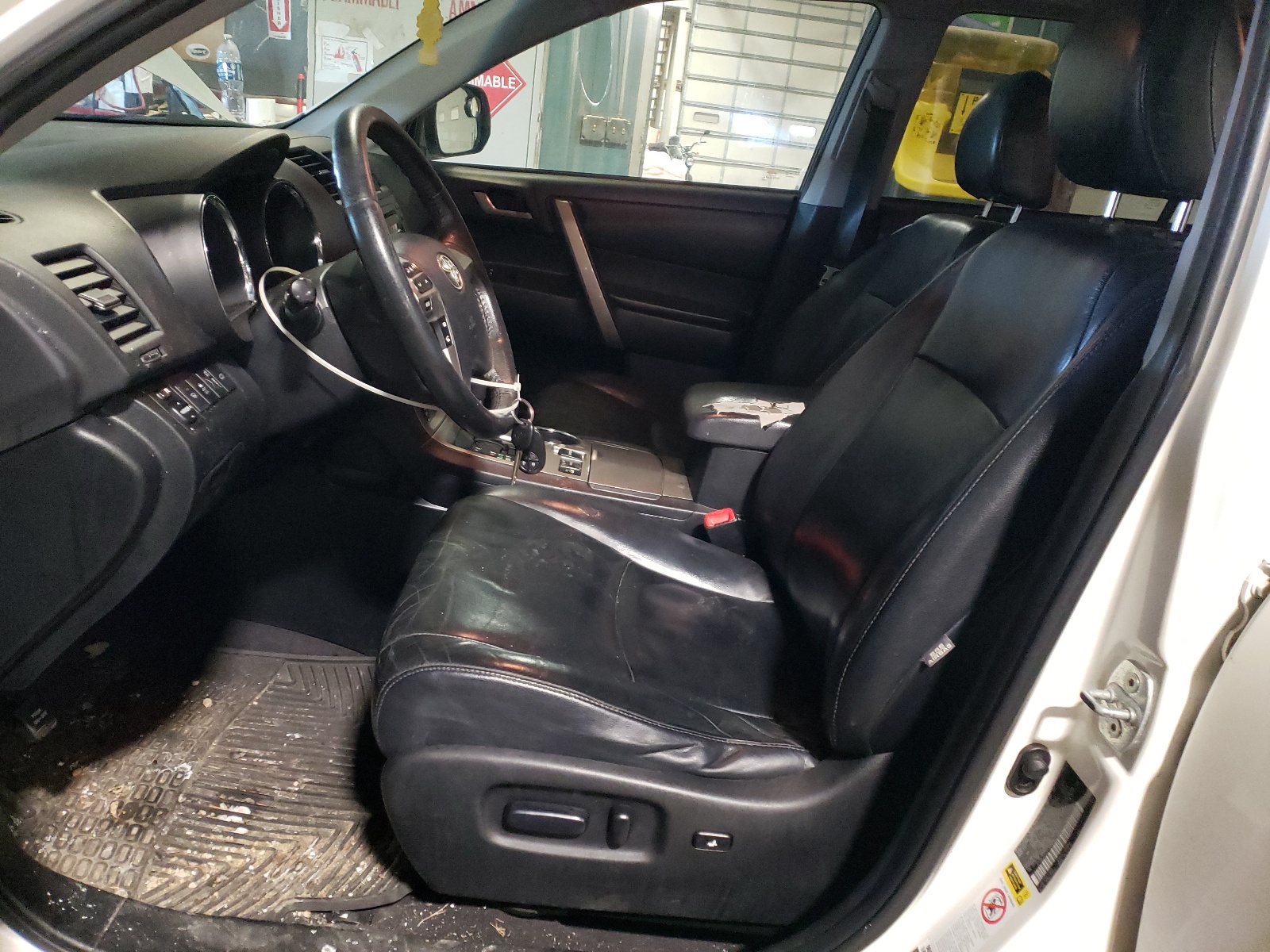 5TDBK3EH2CS168906 2012 Toyota Highlander Base