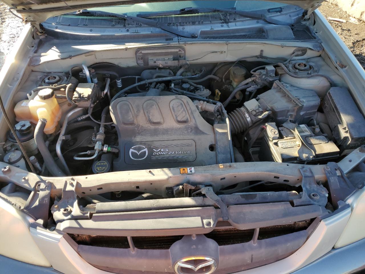 2004 Mazda Tribute - Image 12