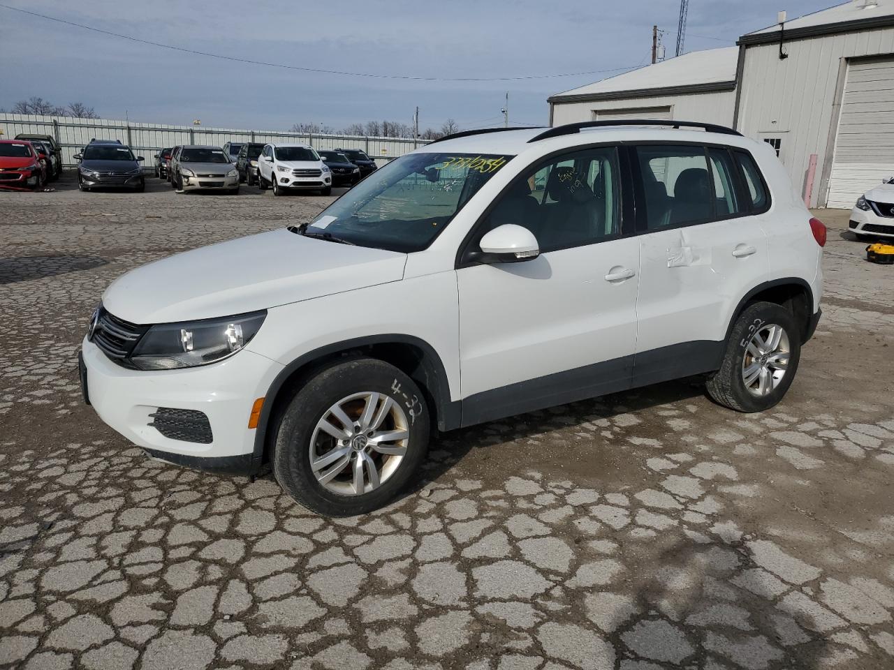 WVGBV7AX7HK002225 2017 VOLKSWAGEN TIGUAN - Image 1