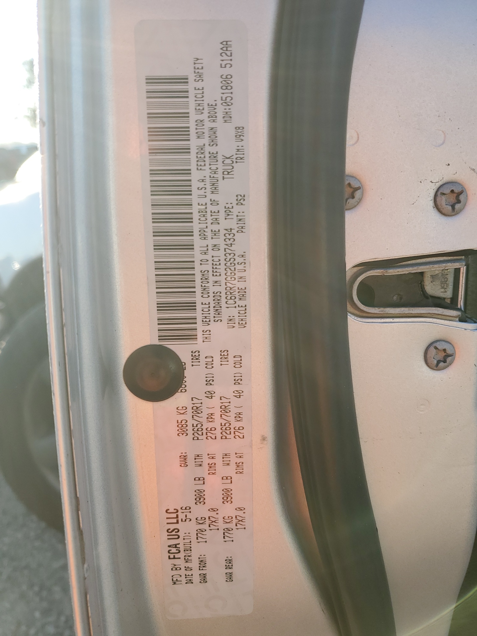 1C6RR7GG2GS374334 2016 Ram 1500 Slt