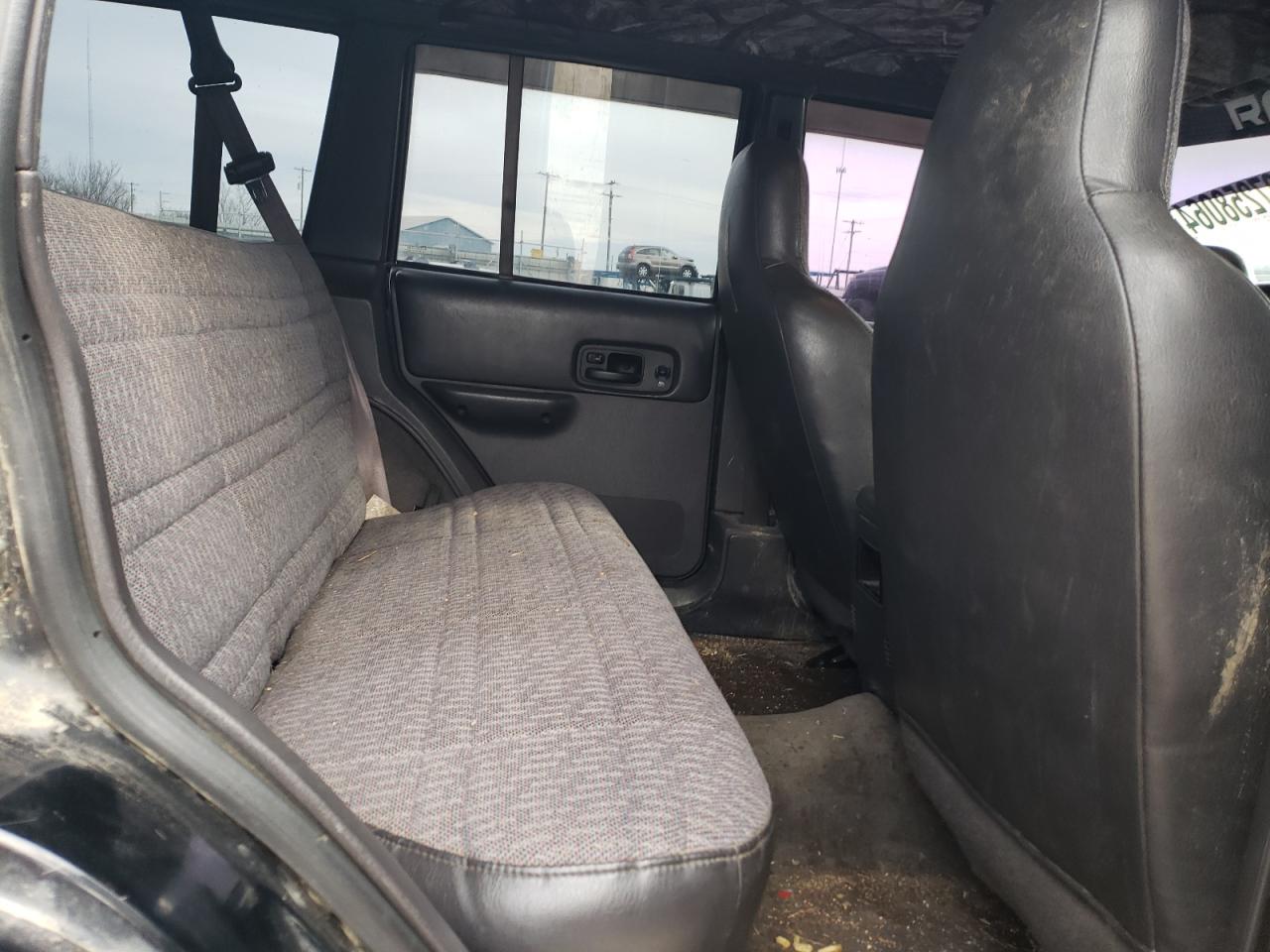 2000 Jeep Cherokee Classic VIN: 1J4FF58S0YL176126 Lot: 37258064