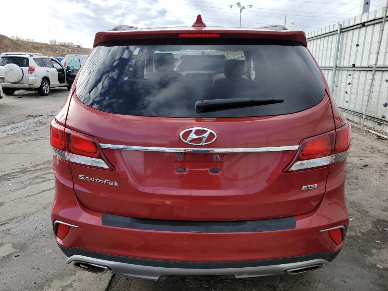 2017 Hyundai Santa Fe Se VIN: KM8SMDHF0HU193991 Lot: 40344894