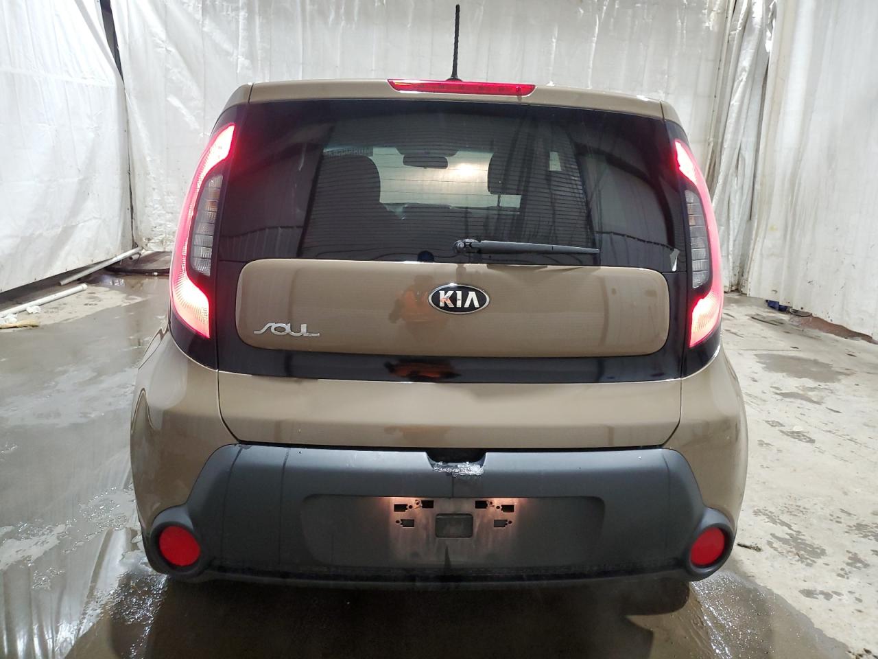 KNDJN2A24G7282498 2016 Kia Soul