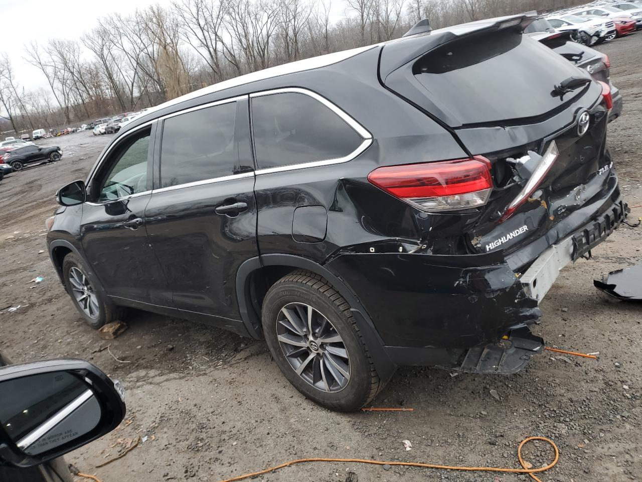 5TDJZRFHXHS439971 2017 Toyota Highlander Se