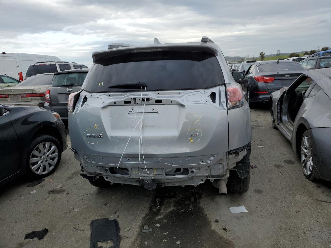 2T3ZFREV4GW272720 2016 Toyota Rav4 Le