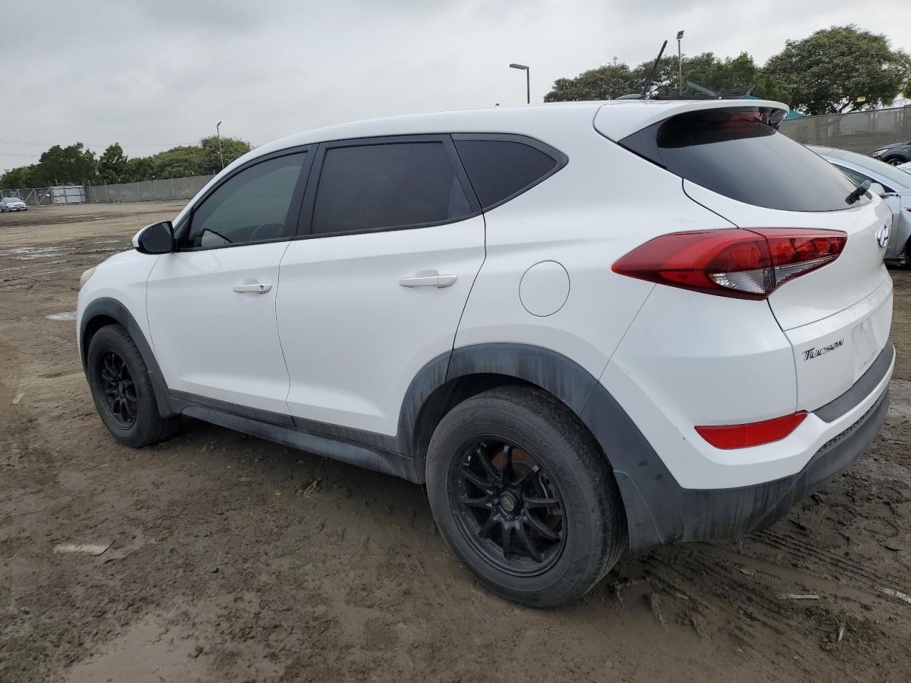 2016 Hyundai Tucson Se VIN: KM8J23A42GU088646 Lot: 40263864