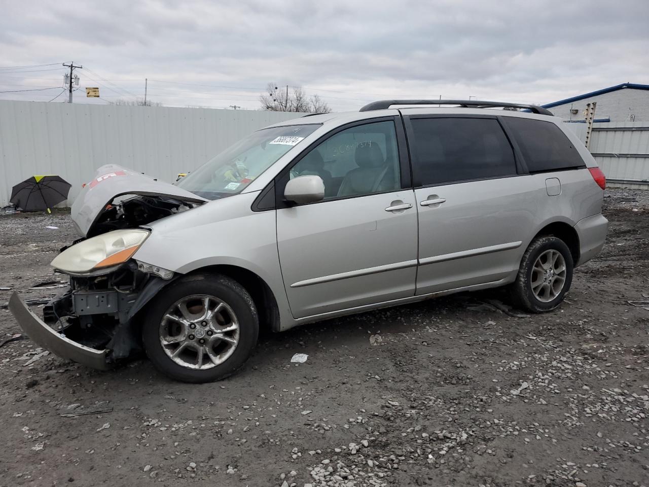 2006 Toyota Sienna - Image 1