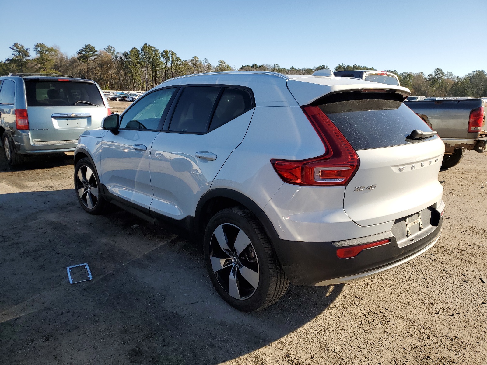 2020 Volvo Xc40 T5 Momentum vin: YV4162UK3L2269660