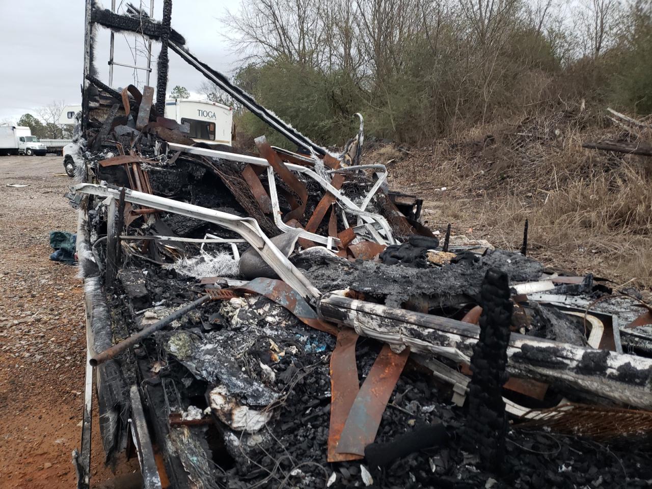 2000 Ford Econoline E450 Super Duty Cutaway Van VIN: 1FDXE45S2YHB48354 Lot: 38759184