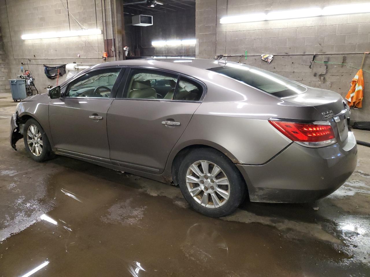 2010 Buick Allure - Image 2
