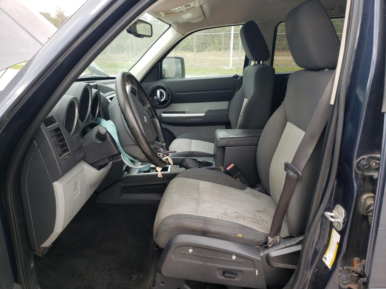2008 Dodge Nitro - Image 7