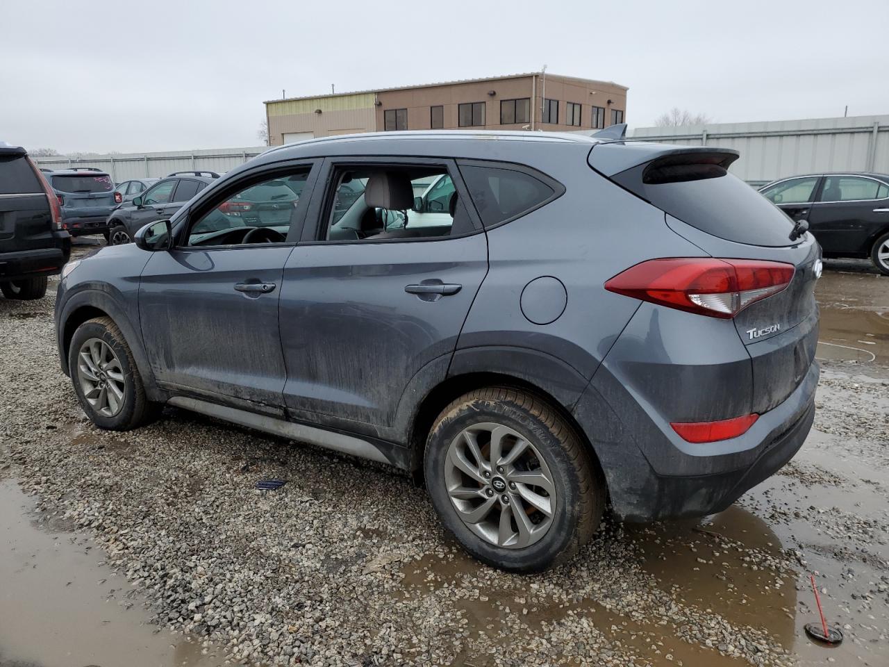 KM8J33A40JU670054 2018 HYUNDAI TUCSON - Image 2