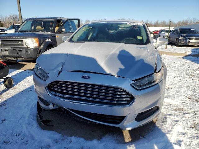 FORD FUSION 2016 Серебристый