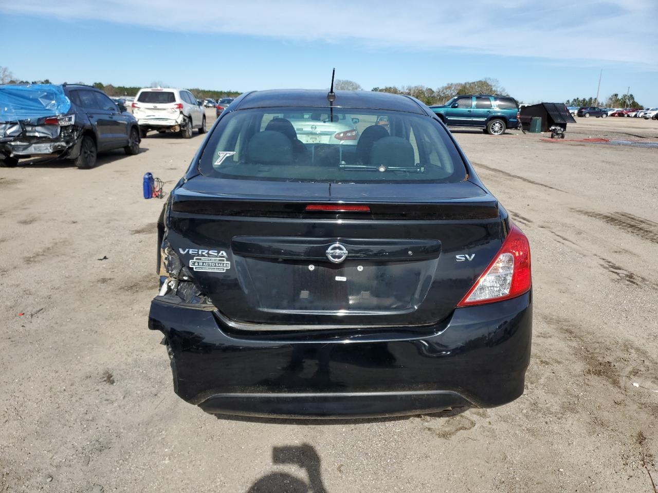 3N1CN7AP8KL863768 2019 Nissan Versa S