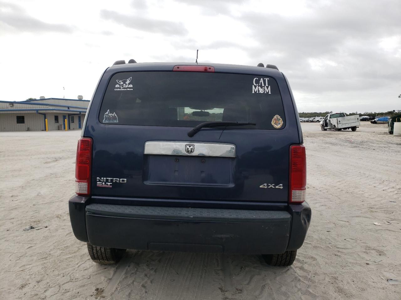 2008 Dodge Nitro - Image 6