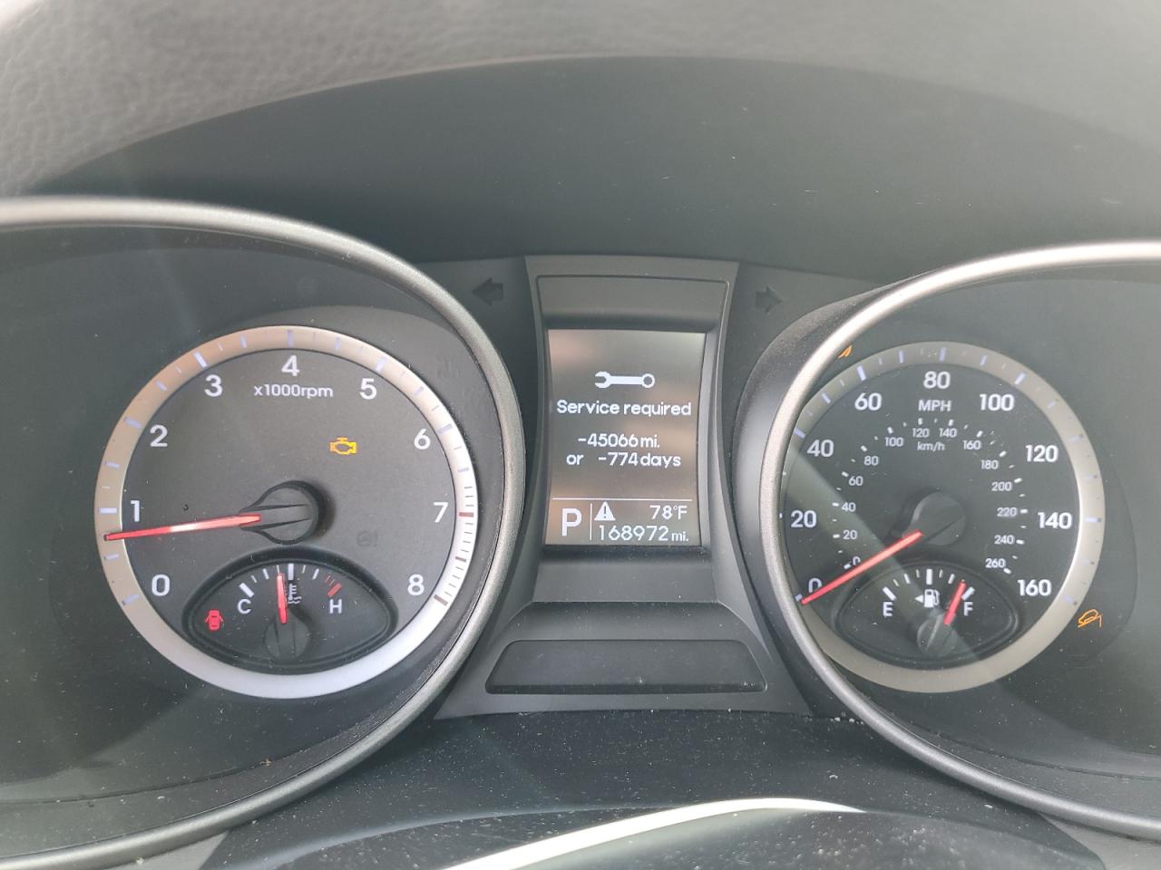 2015 Hyundai Santa Fe - Image 9