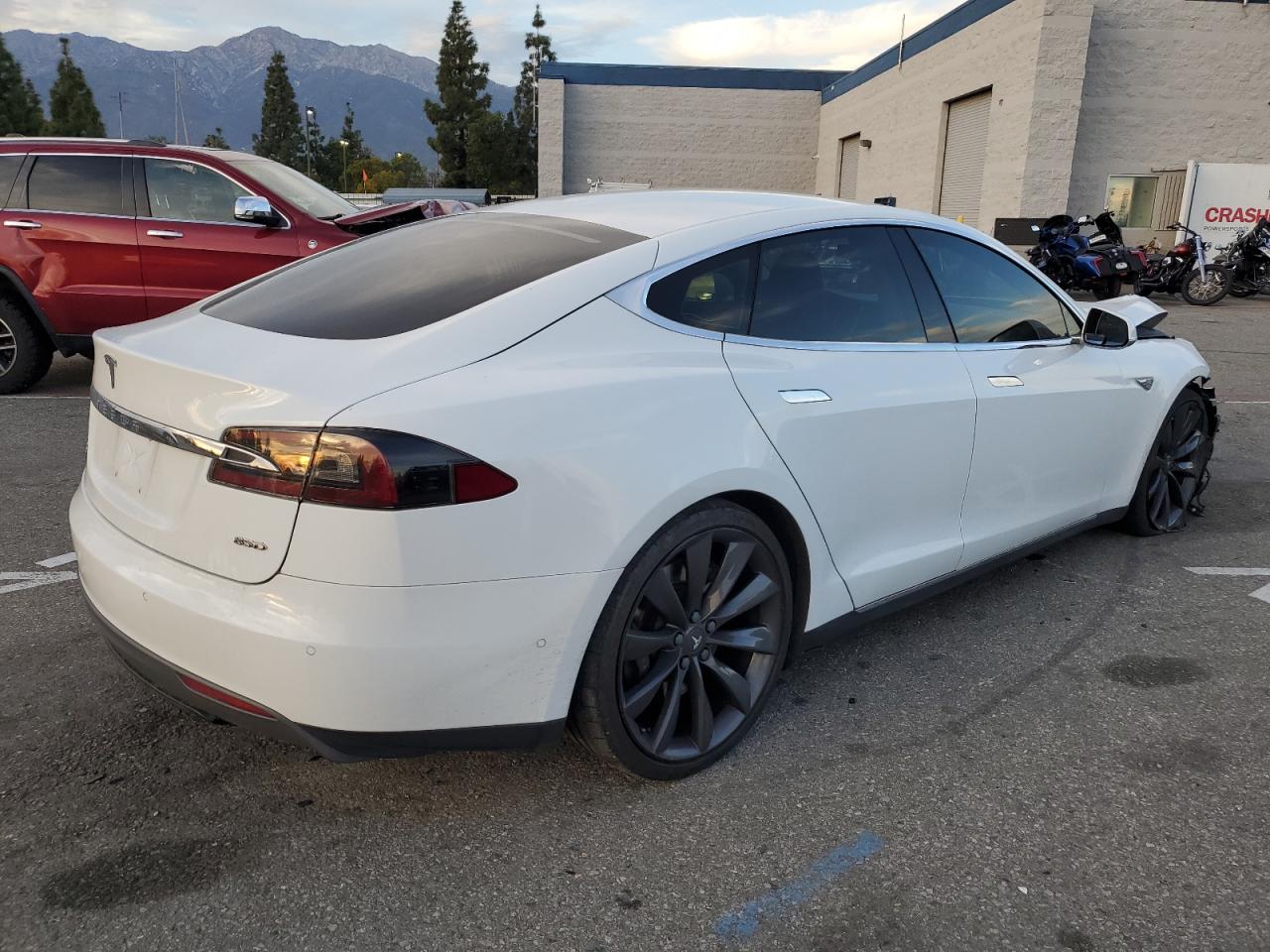 5YJSA1E2XGF122852 2016 Tesla Model S