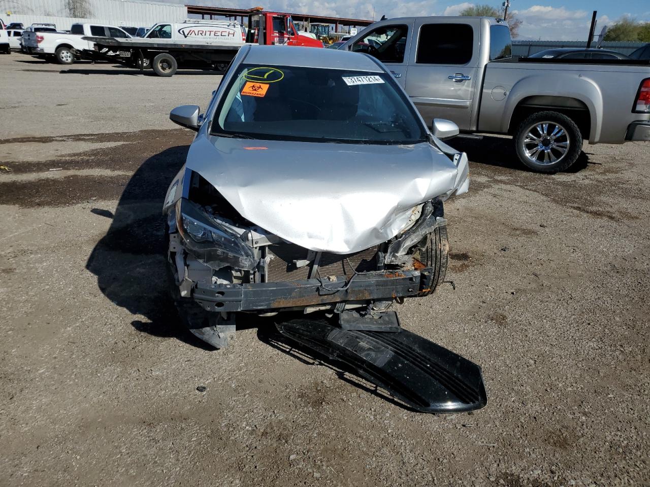 5YFBPRHEXJP743894 2018 Toyota Corolla Le