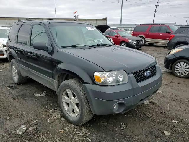 2005 Ford Escape Xlt VIN: 1FMYU93175KD53293 Lot: 82142443