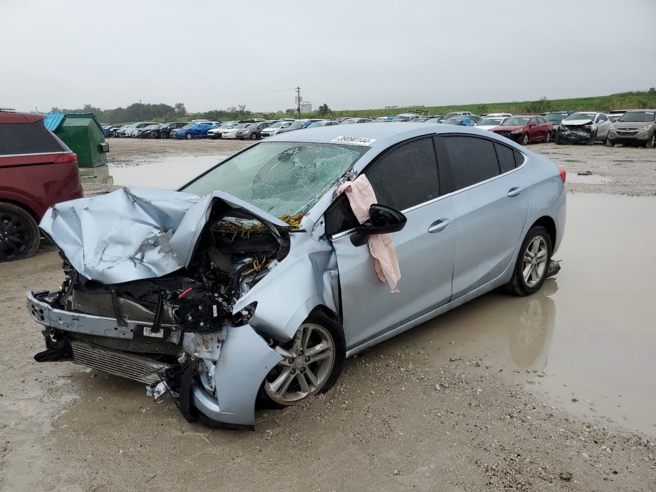 2017 Chevrolet Cruze - Image 1