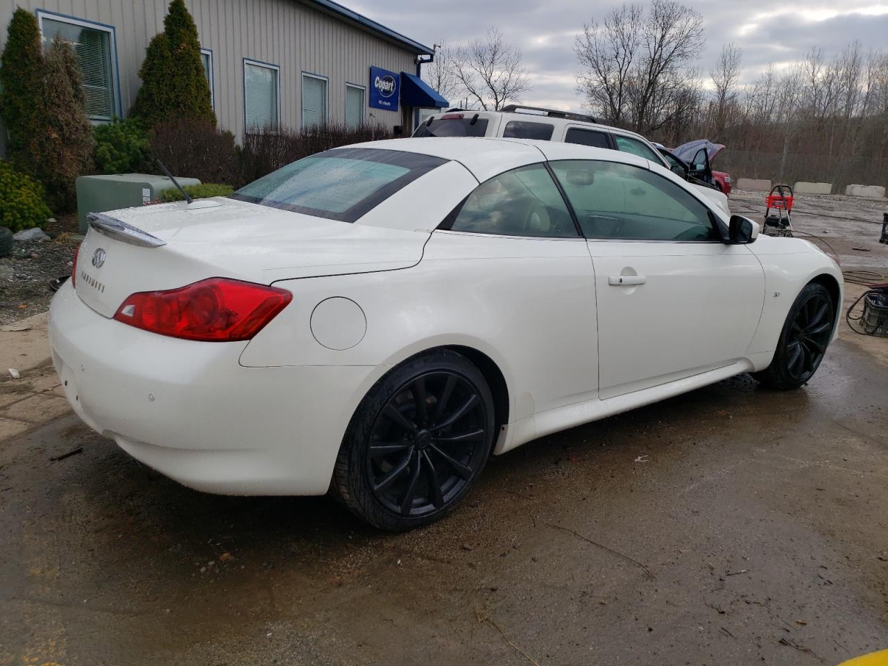 2015 Infiniti Q60 Base VIN: JN1CV6FE0FM810219 Lot: 81809933