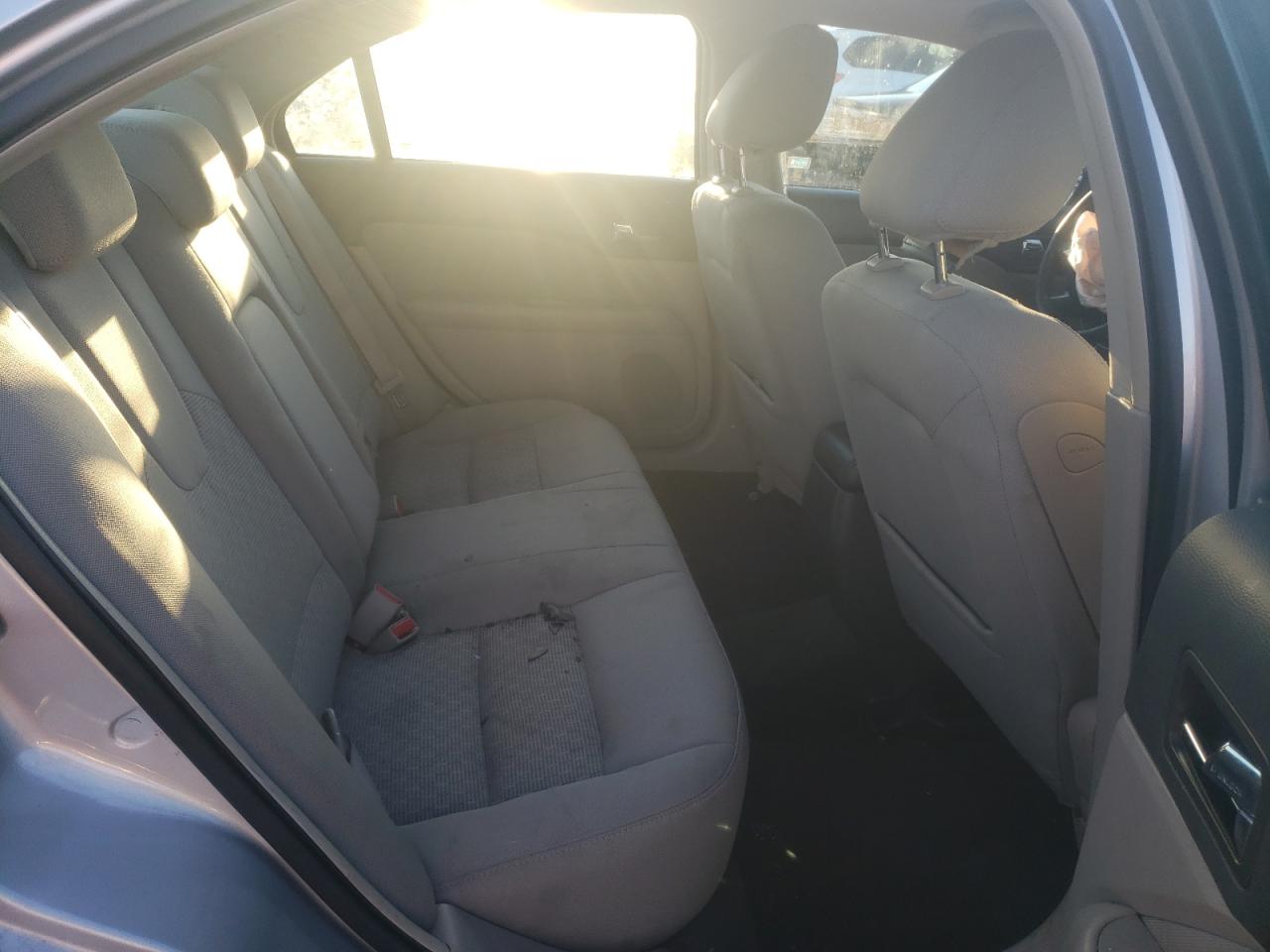 2010 Ford Fusion Se VIN: 3FAHP0HG0AR192561 Lot: 37938474