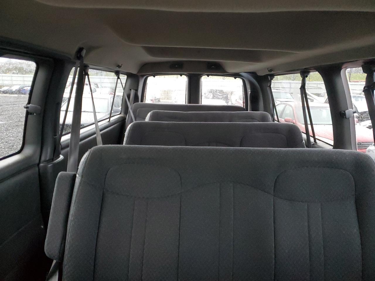 2001 Chevrolet Express G3500 VIN: 1GAHG39RX11104663 Lot: 39360444