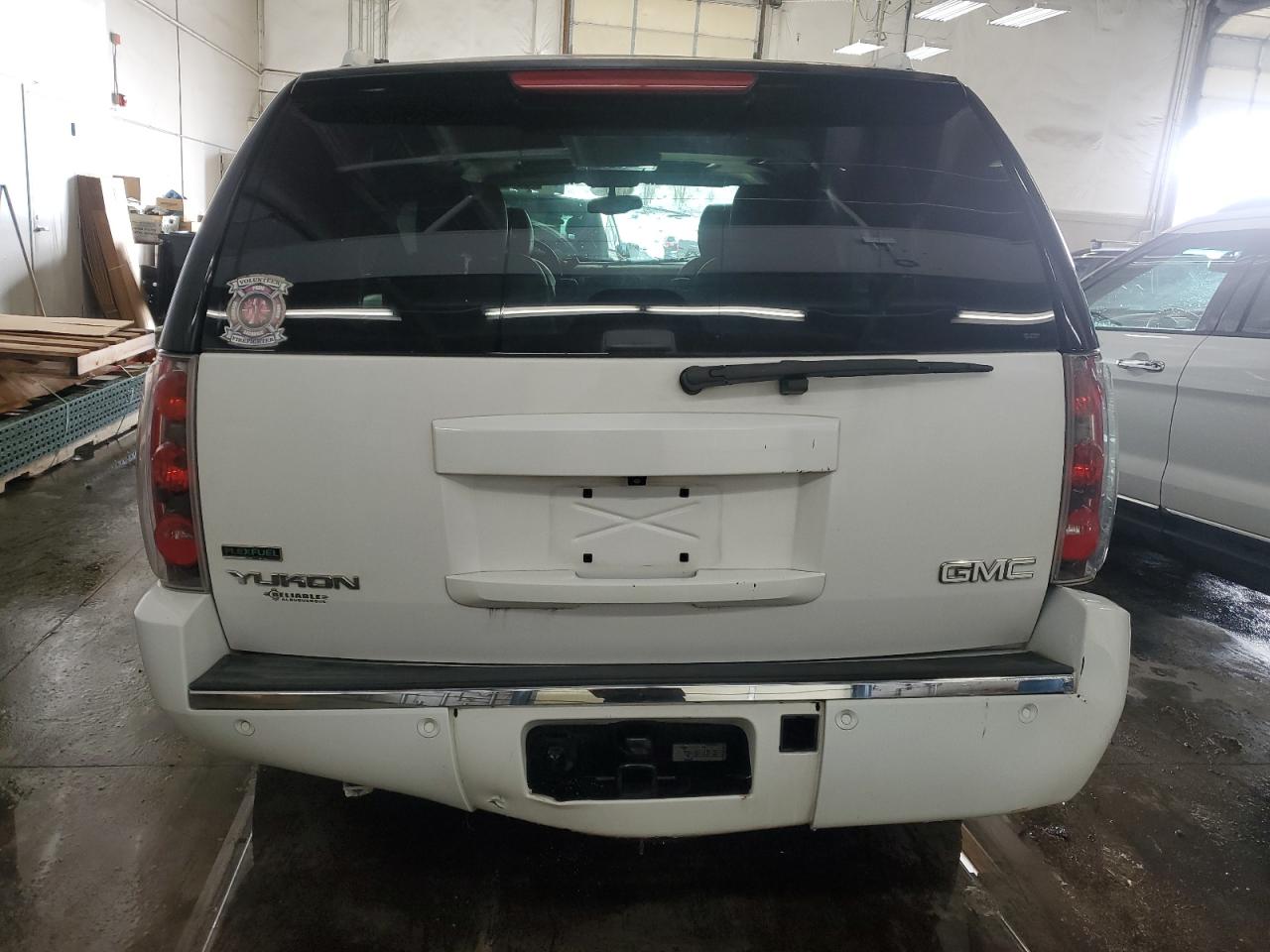 2011 GMC Yukon Denali VIN: 1GKS2EEF4BR312970 Lot: 71128155