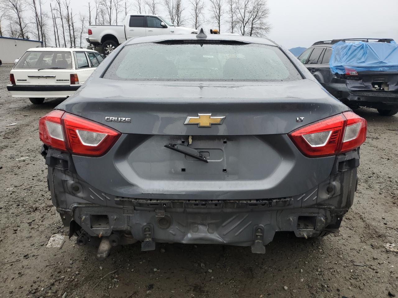 1G1BE5SM7J7188055 2018 Chevrolet Cruze Lt