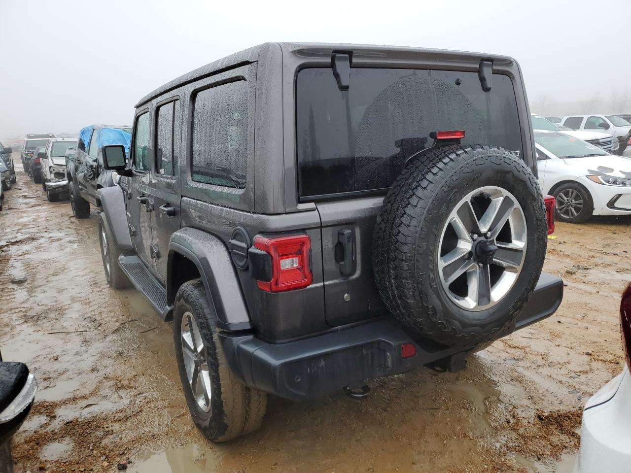 1C4HJXEGXKW531589 2019 Jeep Wrangler Unlimited Sahara