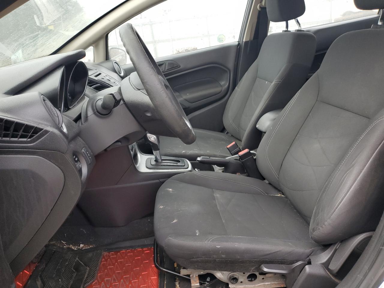 3FADP4BJ2JM118565 2018 Ford Fiesta Se