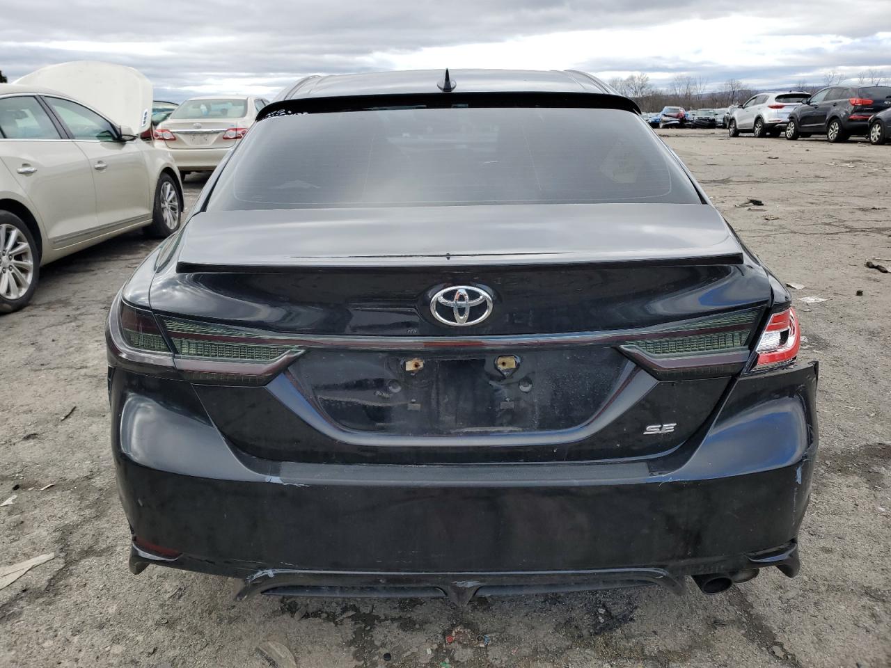 4T1B11HK4JU054649 2018 Toyota Camry L