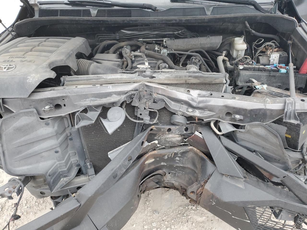2014 Toyota Tundra - Image 11