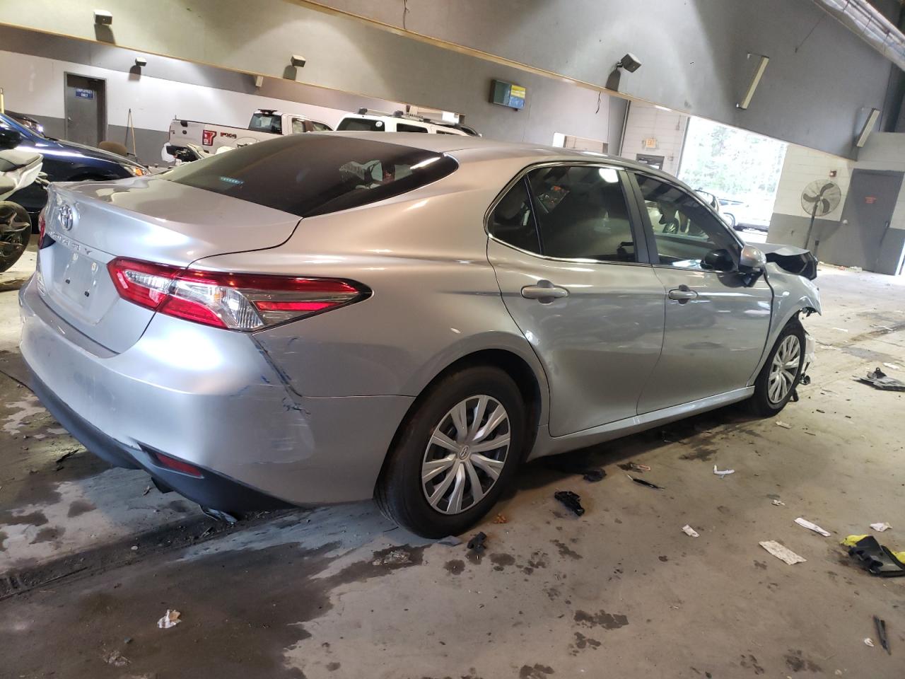 2018 Toyota Camry L VIN: 4T1B11HK7JU086091 Lot: 82023753