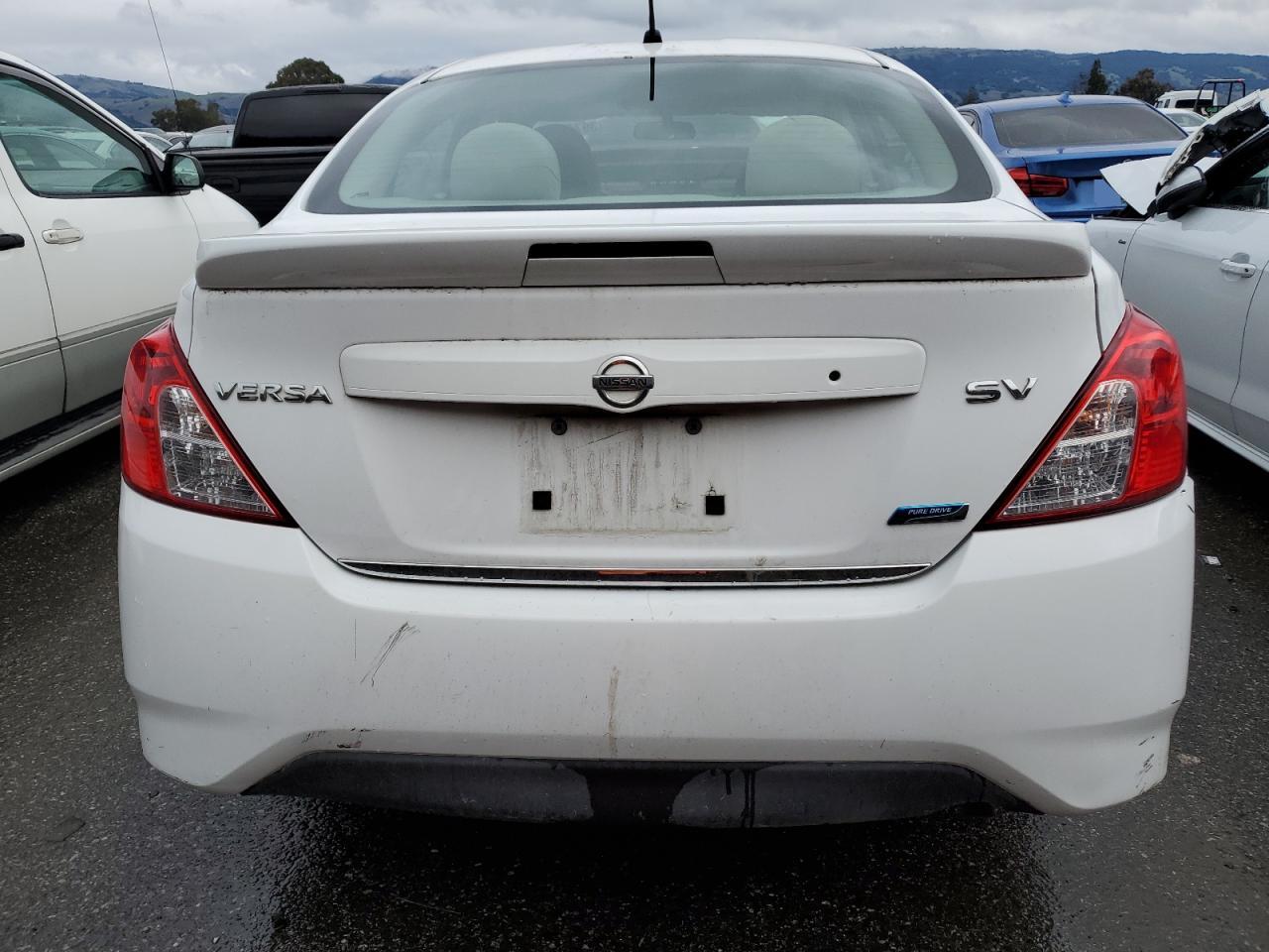 2015 Nissan Versa S VIN: 3N1CN7AP8FL941875 Lot: 39744724