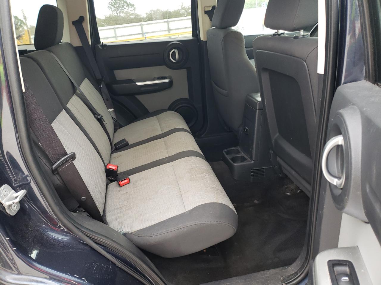 2008 Dodge Nitro - Image 10