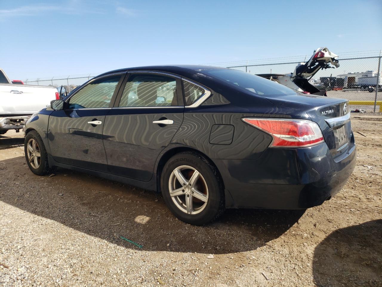 2014 Nissan Altima - Image 2