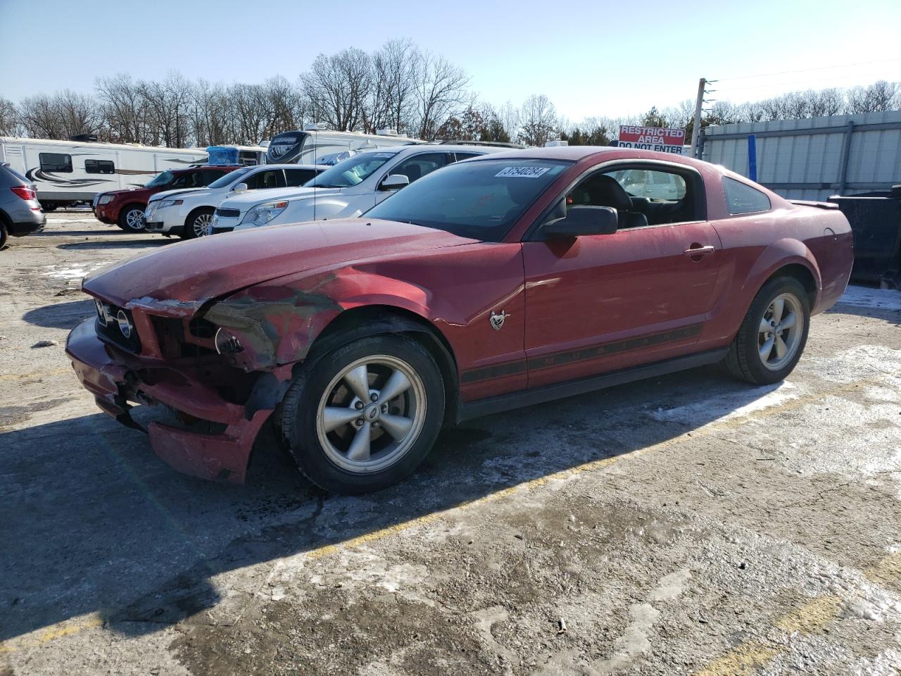 2009 Ford Mustang zu verkaufen in Kansas City, KS - Front End