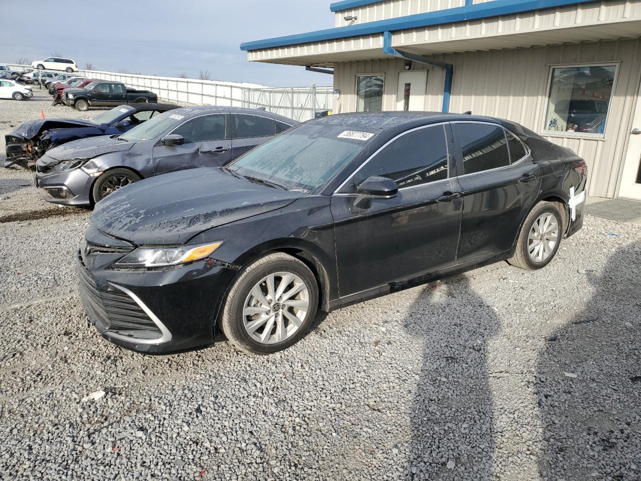 4T1C11AK7NU650374 2022 TOYOTA CAMRY - Image 1