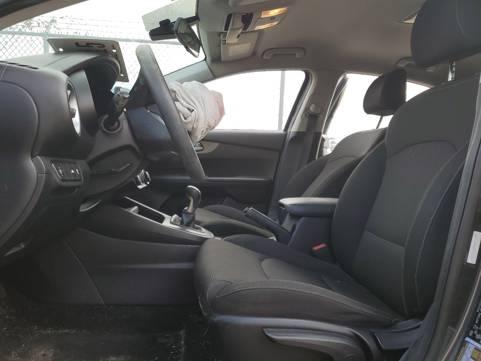 3KPF24AD2KE021519 2019 Kia Forte Fe