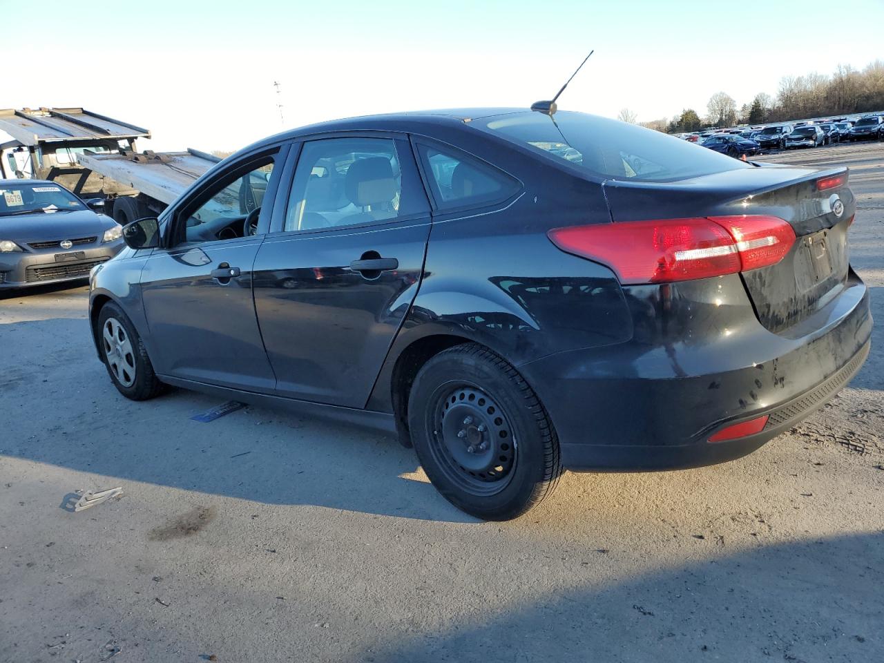 1FADP3E28HL266097 2017 FORD FOCUS - Image 2