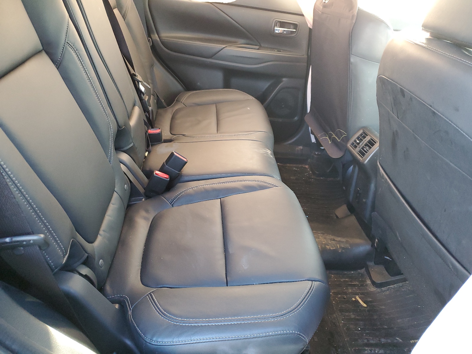 JA4AZ2A35LZ607665 2020 Mitsubishi Outlander Es