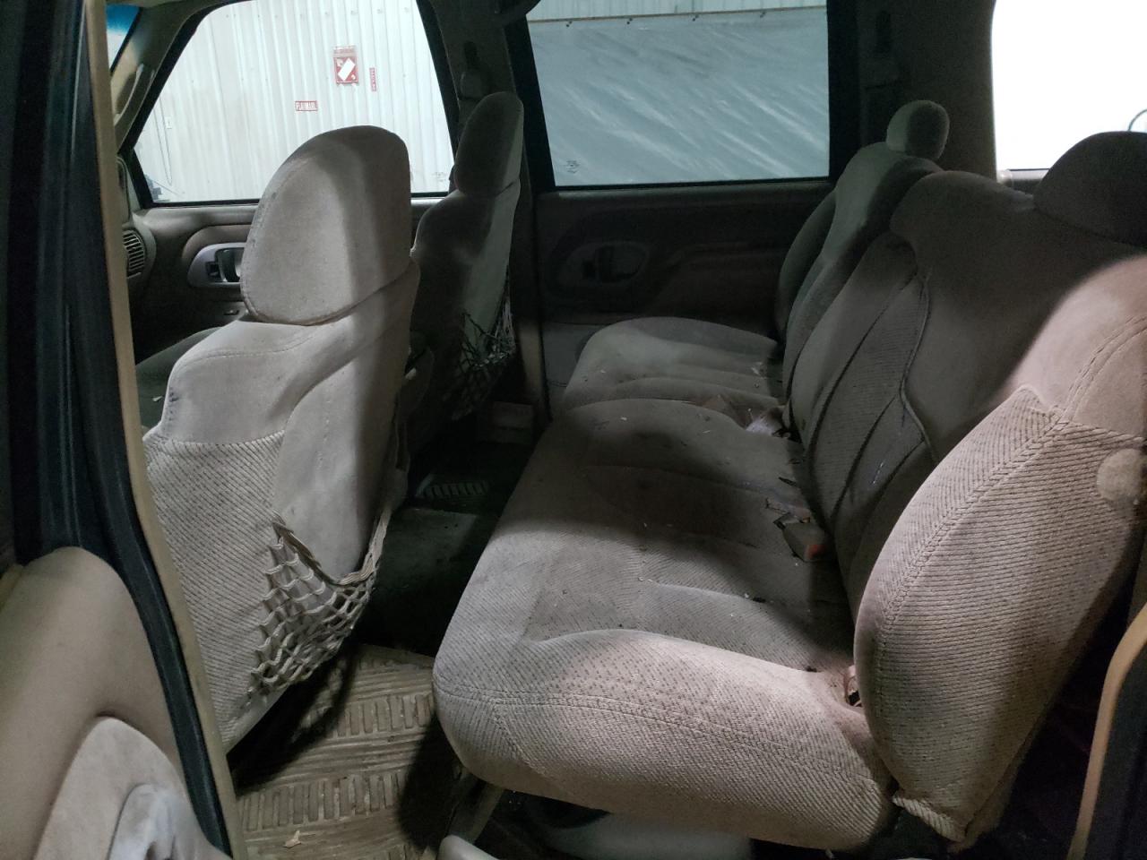 1998 Chevrolet Suburban C1500 VIN: 3GNEC16R3WG133520 Lot: 80033184