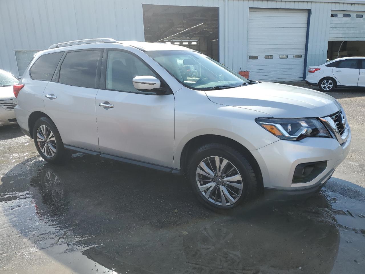 2019 Nissan Pathfinder - Image 4