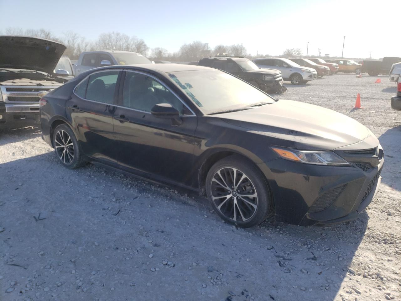 2018 Toyota Camry L VIN: 4T1B11HK5JU151164 Lot: 39174234