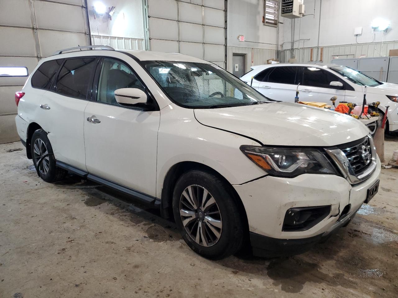 2017 Nissan Pathfinder S VIN: 5N1DR2MN8HC645364 Lot: 82827443