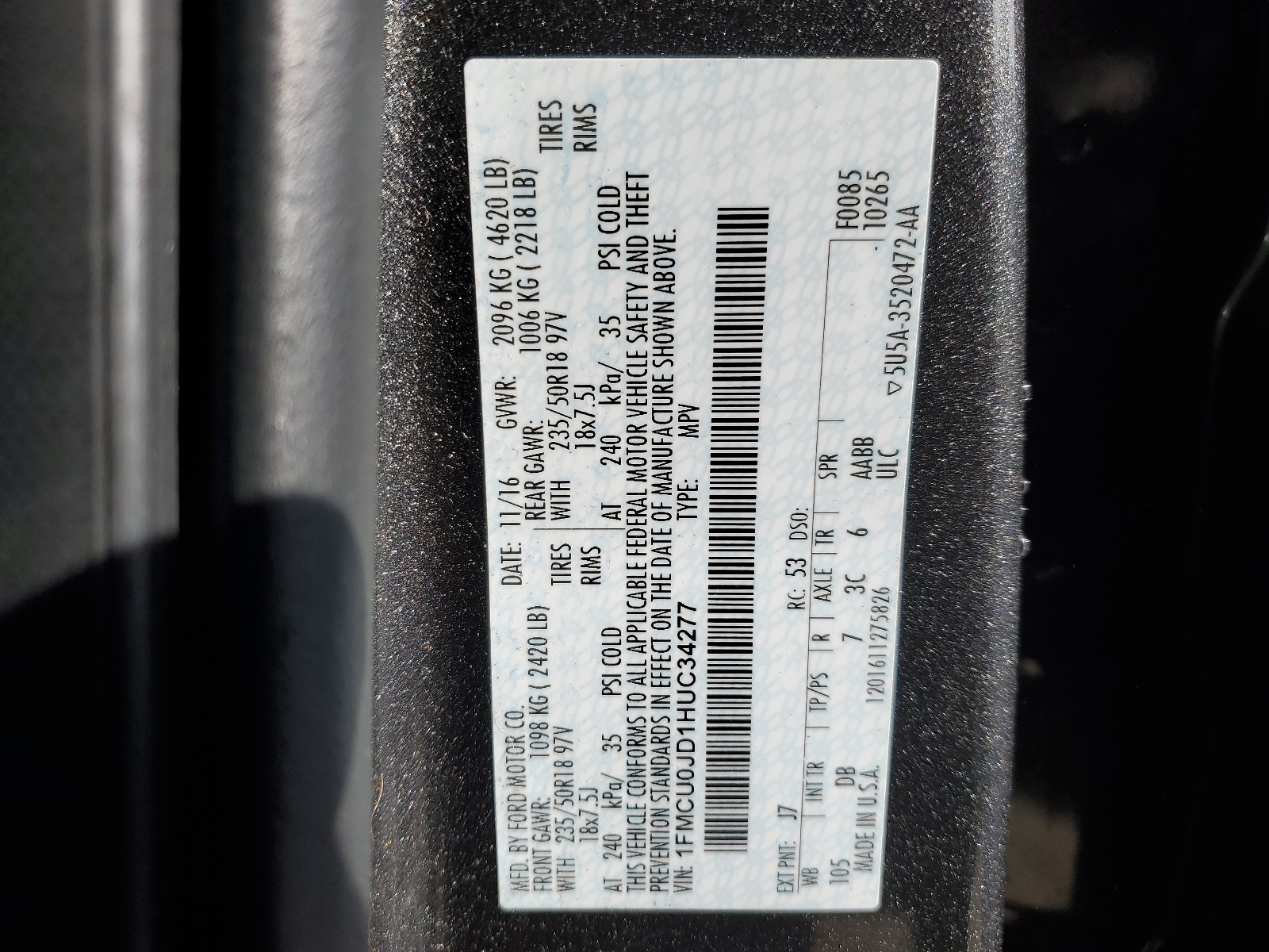 1FMCU0JD1HUC34277 2017 Ford Escape Titanium